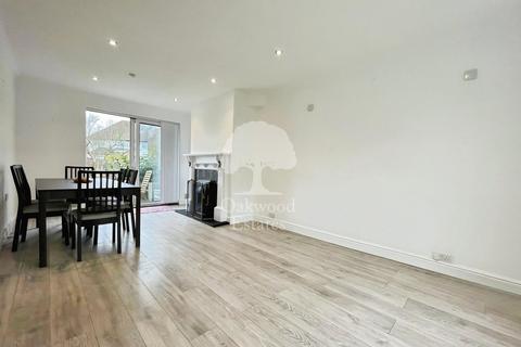 3 bedroom semi-detached house to rent, Francis Way, Slough SL1