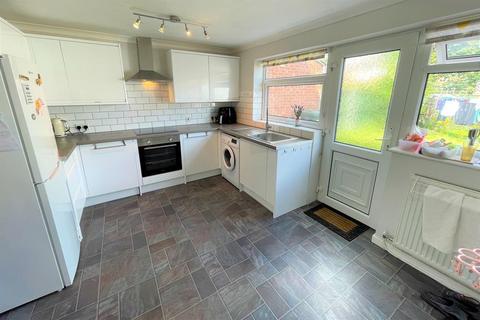 3 bedroom detached house to rent, Longwood Close, Leeds, West Yorkshire, LS17 8SP