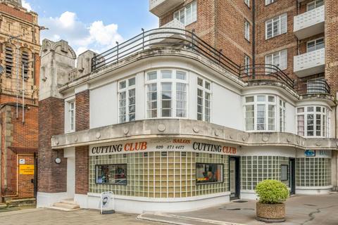 undefined, Shepherds Bush Road, Hammersmith, London, W6
