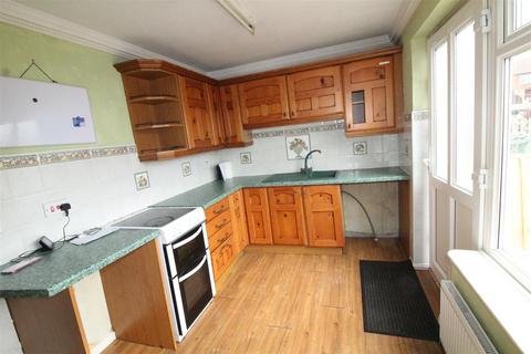2 bedroom townhouse for sale, Huddersfield Road, Birstall