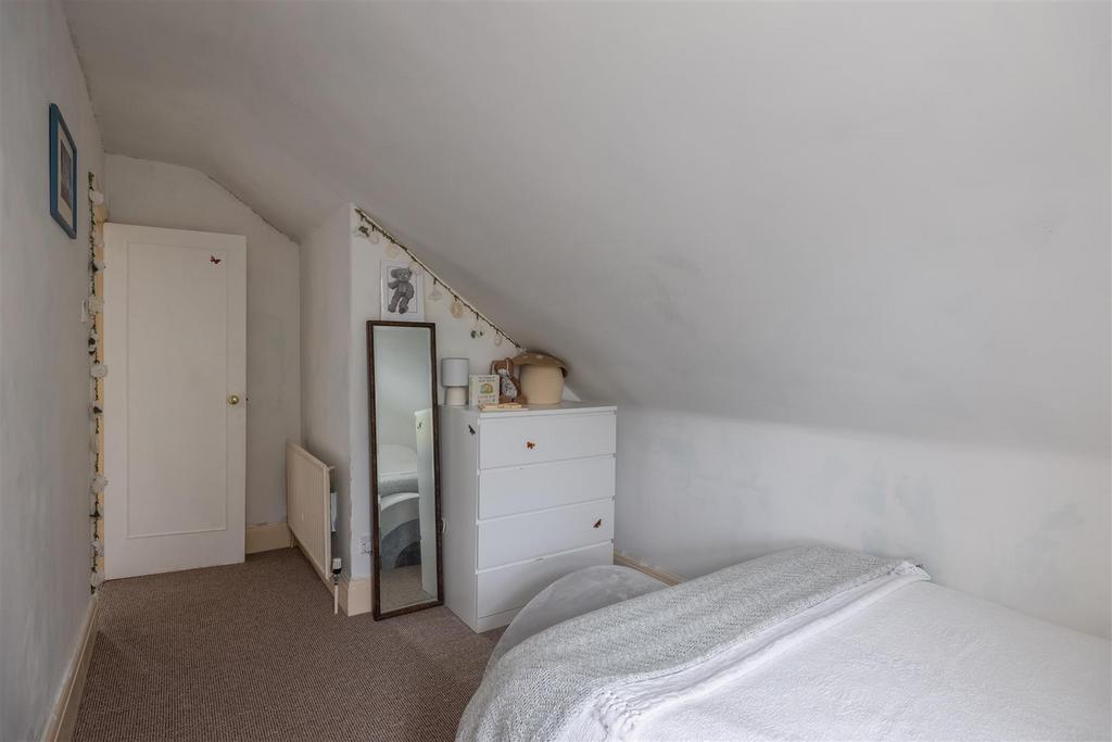 Whitewall 22 Bedroom 2-2.jpg