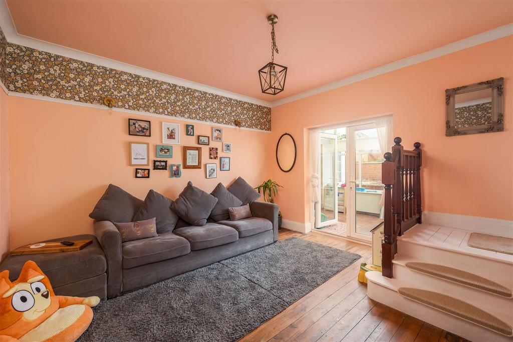 Whitewall 22 Living Room-2.jpg