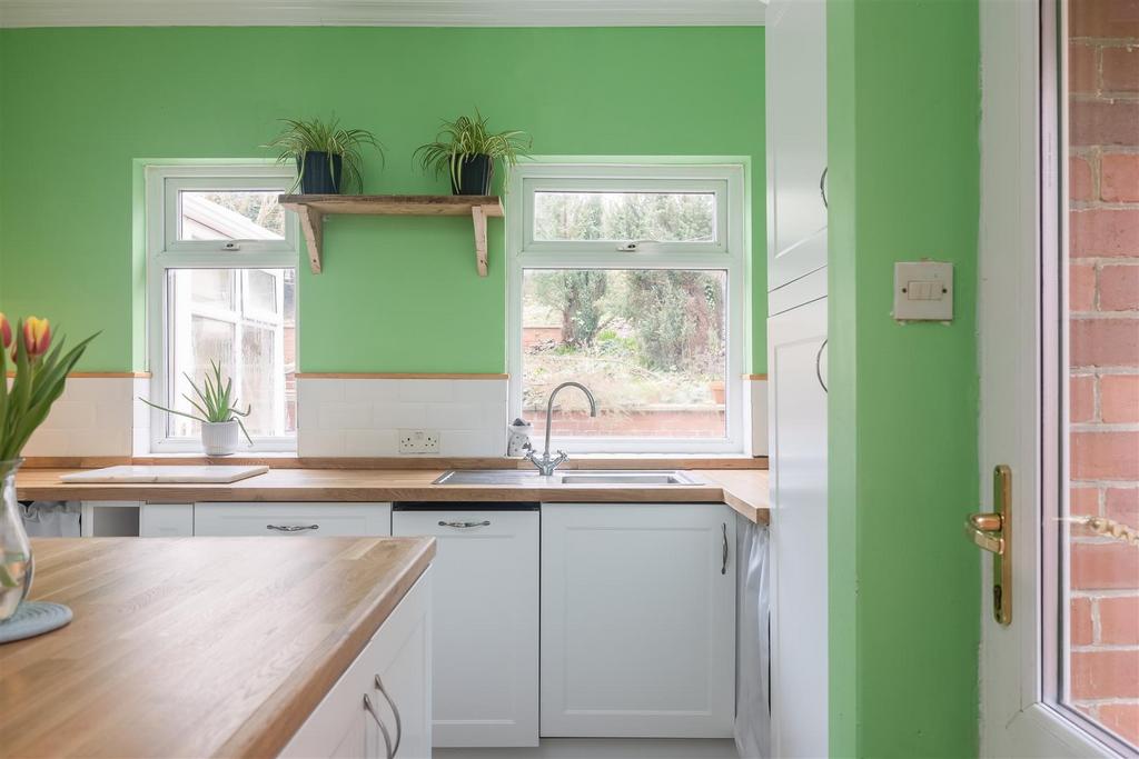 Whitewall 22 Kitchen-2.jpg