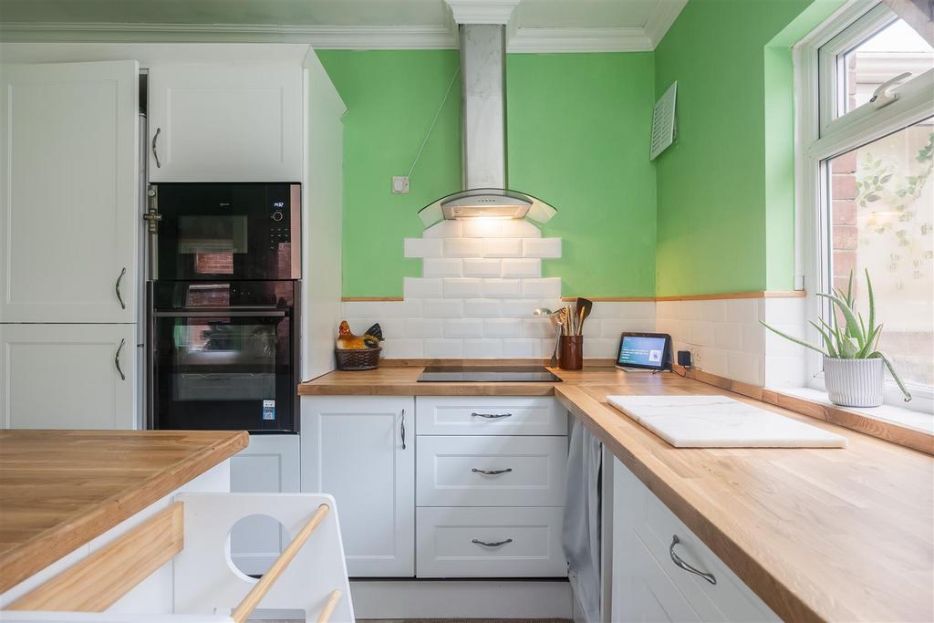 Whitewall 22 Kitchen-4.jpg