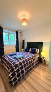 2 bedroom flat to rent, Blaxland House, White City, W12