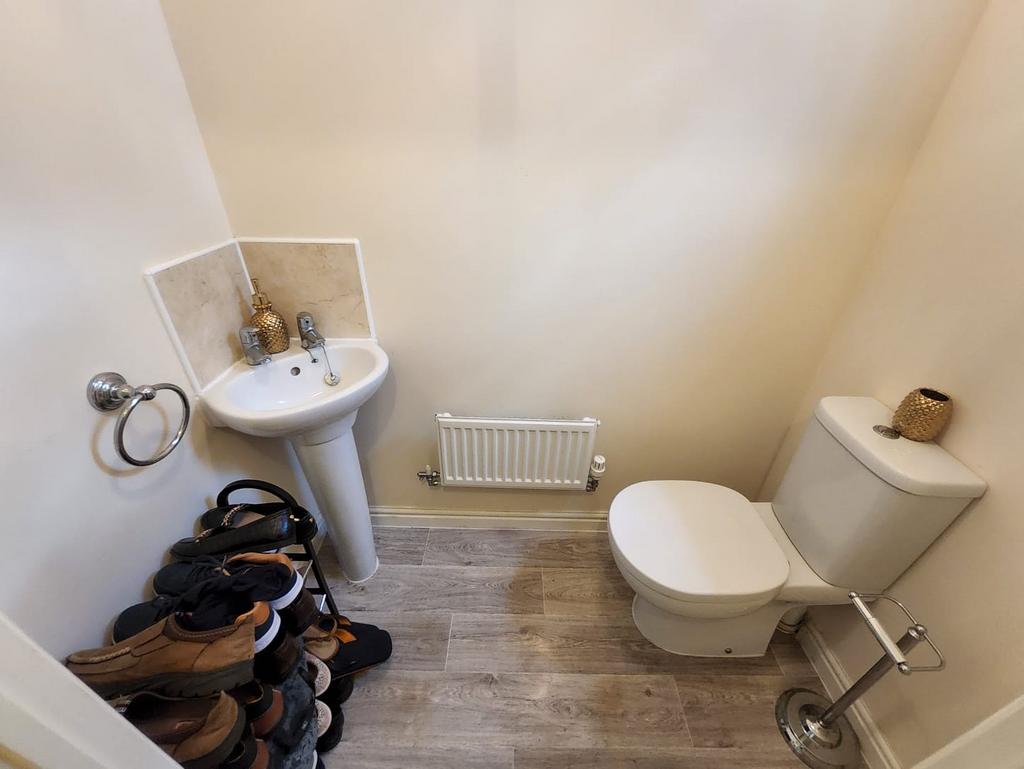 Cloakroom/wc