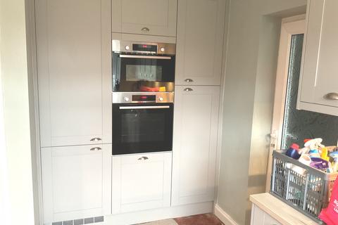 3 bedroom semi-detached house for sale, Kidderminster Road, Wall Heath, Kingswinford
