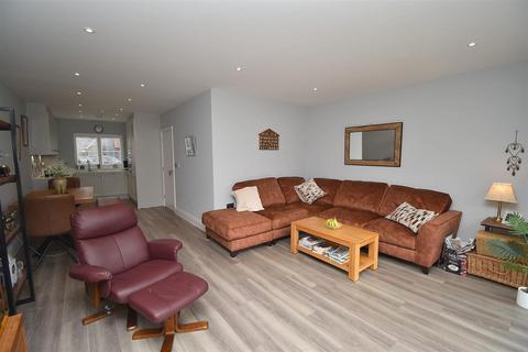 3 bedroom link detached house for sale, Hawthorn Close, Bicknacre
