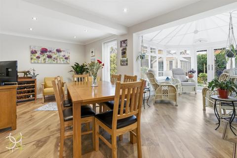 4 bedroom detached house for sale, Clyde Avenue, Evesham WR11
