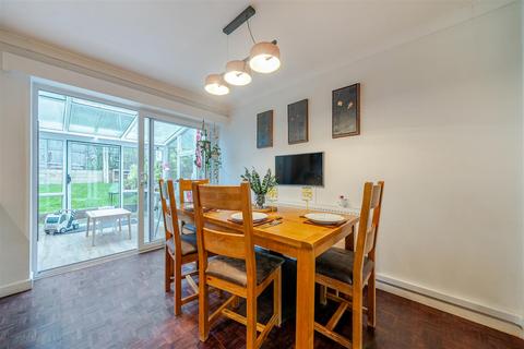 4 bedroom detached house for sale, 31 Burnside Gardens, Meole Village, Shrewsbury, SY3 9HH