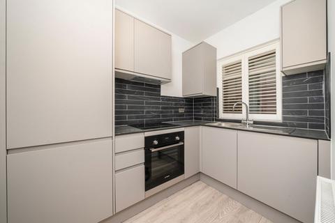 1 bedroom flat to rent, Carlton Road, London W4