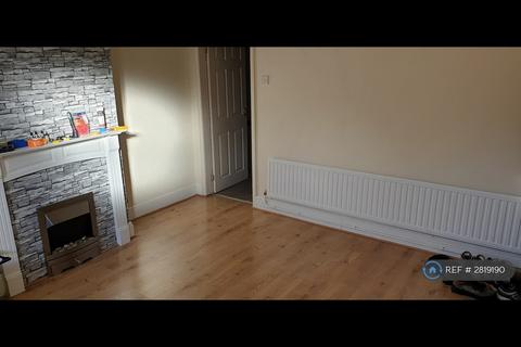 3 bedroom terraced house to rent, Prospect Road North, Redditch, B98