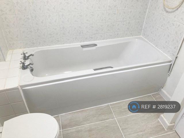 Bathroom 02