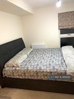 2 bedroom flat to rent, Trevithick, Slough, SL1