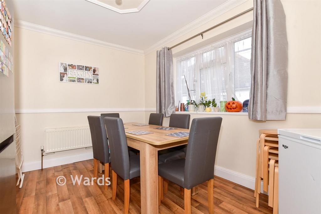 Dining Room/ Bedroom 4