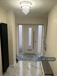 1 bedroom in a house share to rent, Garden Close, Ashford, TW15
