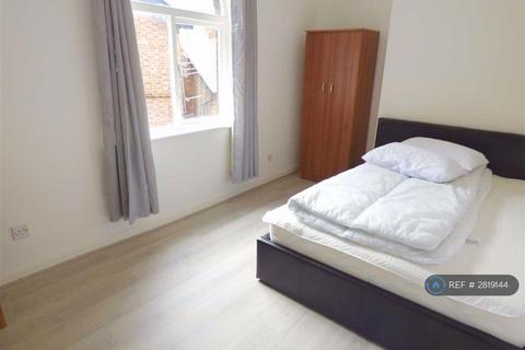 2 bedroom flat to rent, Denison Court, Manchester, M14