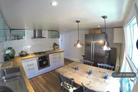 3 bedroom end of terrace house to rent, Gunnery Terrace, Leamington Spa, CV32