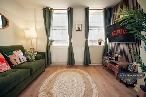 2 bedroom terraced house to rent, Dorset Avenue, Manchester, M14