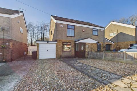 3 bedroom semi-detached house to rent, Glastonbury Road, Manchester M29