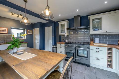 3 bedroom semi-detached house for sale, Lawnswood Road, Stourbridge, DY8 5PH
