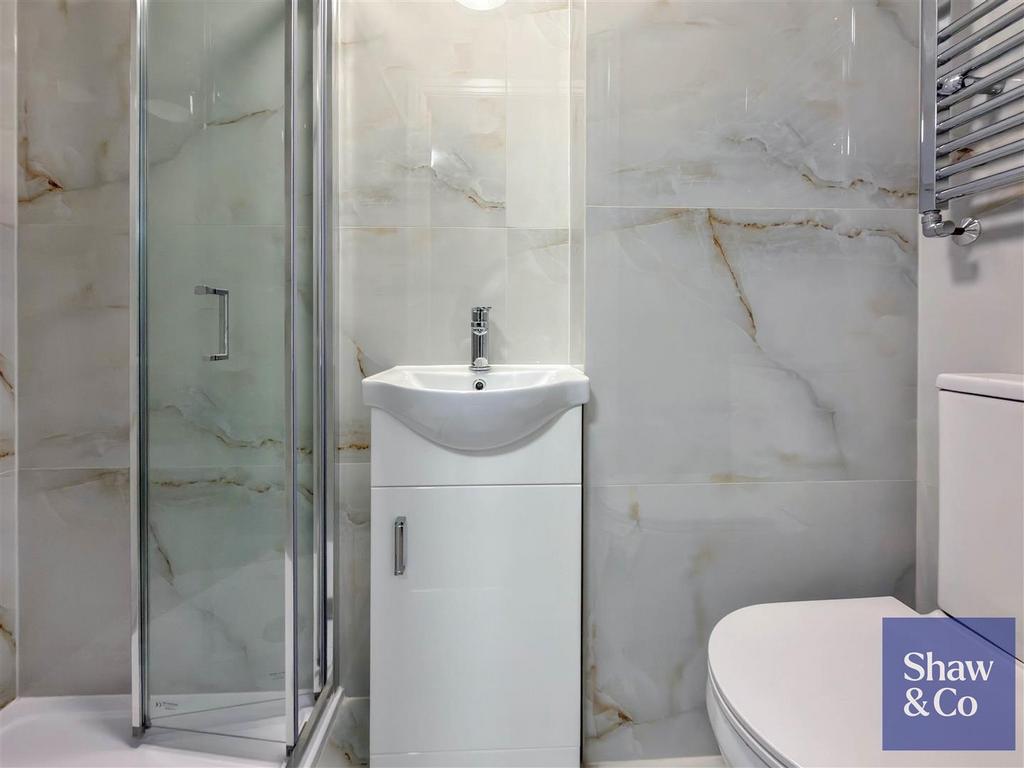 Ensuite 3.jpeg