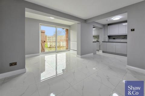 undefined, Page Road, Feltham TW14