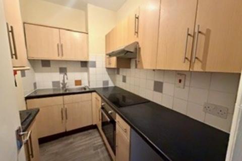 2 bedroom flat to rent, Kent Road, Southsea, PO5