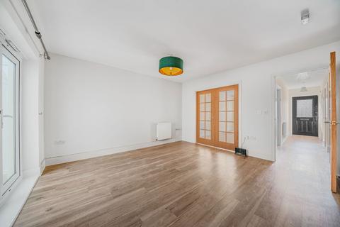 4 bedroom end of terrace house for sale, Greyford Close Leatherhead