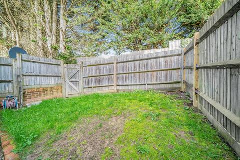 4 bedroom end of terrace house for sale, Greyford Close Leatherhead
