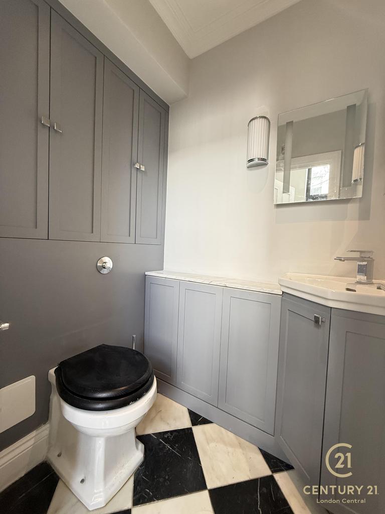 Guests' WC