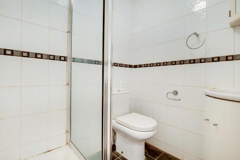 1 bedroom in a house share to rent, Windmill Road, Brentford TW8