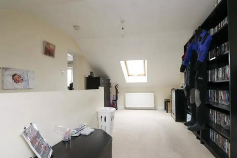 4 bedroom terraced house to rent, Tadworth Road, London NW2