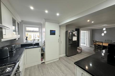 undefined, Dowell Close, TAUNTON