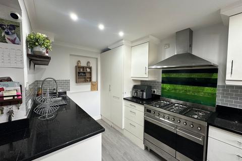 undefined, Dowell Close, TAUNTON