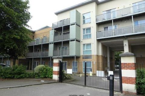 2 bedroom flat to rent, Hibernia Road, Hounslow TW3