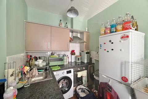 1 bedroom apartment for sale, Meadow Court, Wakefield