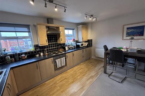 2 bedroom apartment to rent, Thacker Drive, LICHFIELD