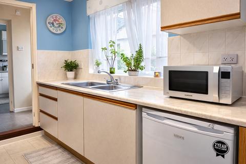 1 bedroom in a house share to rent, Gordon Road, Rochester, ME2