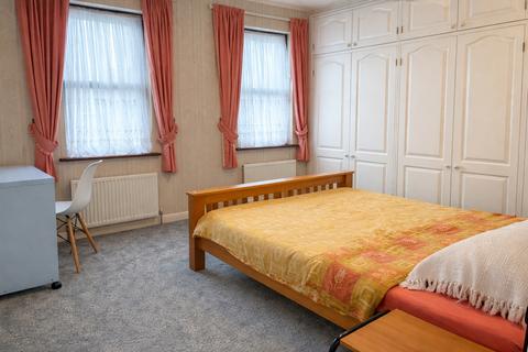 1 bedroom in a house share to rent, Gordon Road, Rochester, ME2