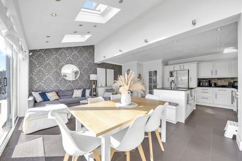 undefined, Havering Road, Romford, RM1