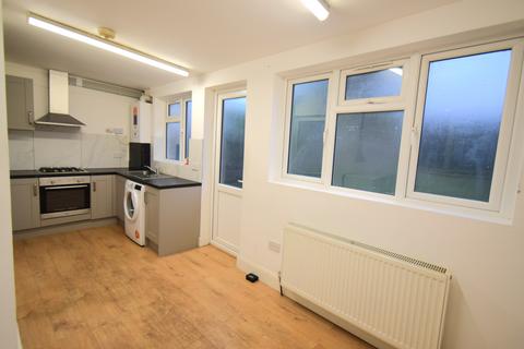 3 bedroom terraced house to rent, Fulwood Avenue, Wembley HA0
