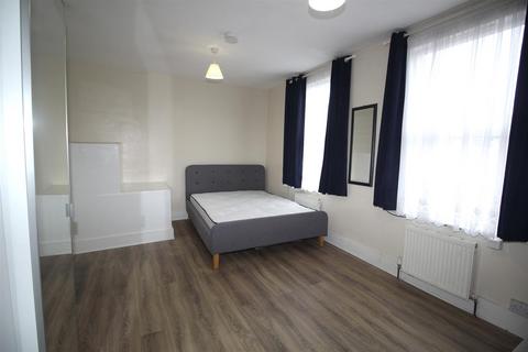 1 bedroom in a house share to rent, Suffolk Road, Enfield
