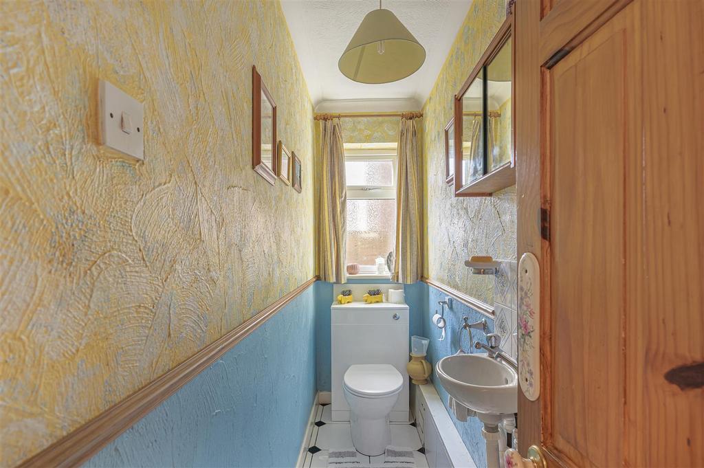 Cloakroom/WC
