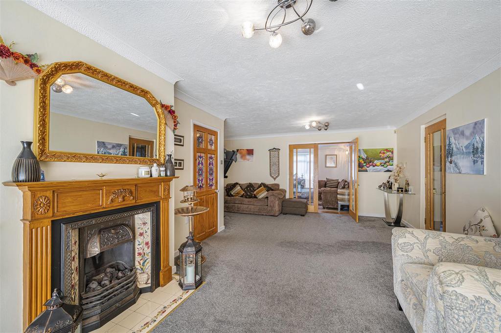 South Facing Lounge