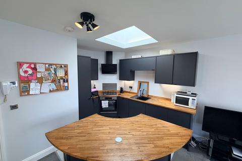 2 bedroom flat for sale, Madeira Road, Margate, CT9