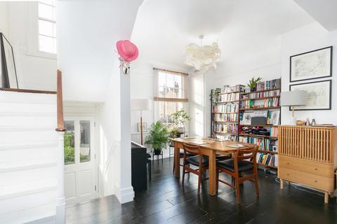 2 bedroom terraced house to rent, Aston Street, Limehouse E14