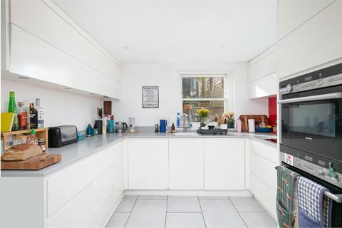 2 bedroom terraced house to rent, Aston Street, Limehouse E14