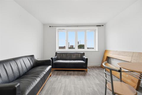 2 bedroom apartment for sale, Bath Road, Slough SL1