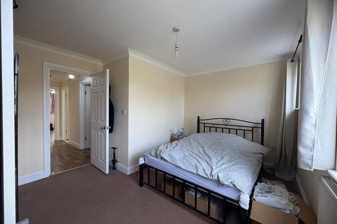 2 bedroom flat to rent, Greenford Road, Greenford UB6